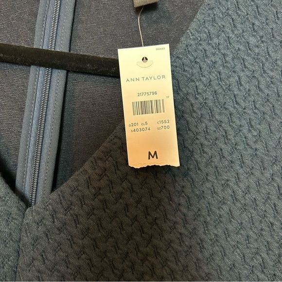 Ann Taylor Textured Knit Peplum Short Sleeve Top zippered Back Sz. M - Picture 8 of 13